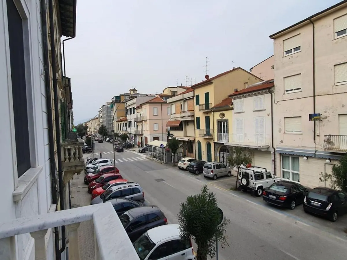 Appartamento Foscolo 27 a 100 m dal mare Viareggio 0*,  Italia